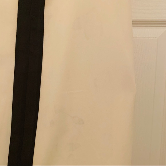 Monteau Sleeveless Dress - Picture 3 of 4